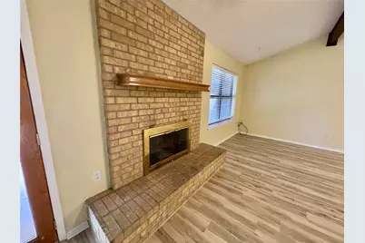 706 Heritage Trail, Granbury, TX 76048 - Photo 5