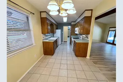 706 Heritage Trail, Granbury, TX 76048 - Photo 9