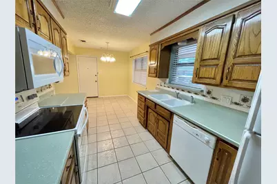 706 Heritage Trail, Granbury, TX 76048 - Photo 7