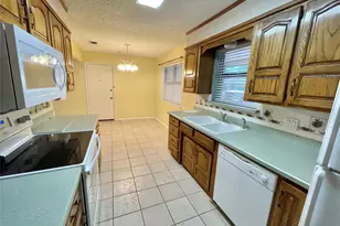 706 Heritage Trail, Granbury, TX 76048 - Photo 7