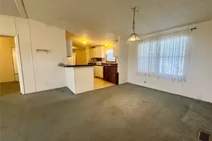 211 W F, Munday, TX 76371 - Photo 3