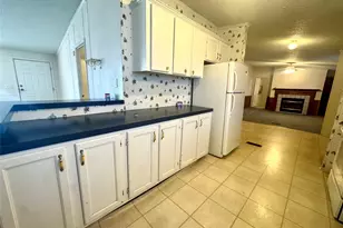 211 W F, Munday, TX 76371 - Photo 7