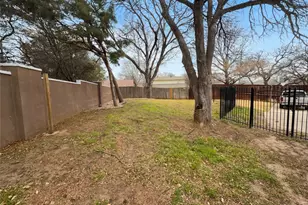 2101 Royal Dominion Ct, Arlington, TX 76006 - Photo 19
