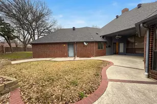 2101 Royal Dominion Ct, Arlington, TX 76006 - Photo 5