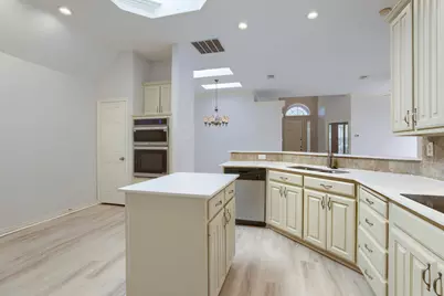 8622 Forest Glen Drive, Irving, TX 75063 - Photo 13