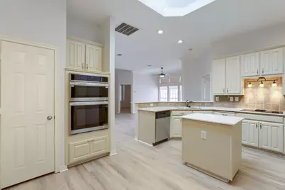 8622 Forest Glen Drive, Irving, TX 75063 - Photo 17
