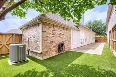 8622 Forest Glen Drive, Irving, TX 75063 - Photo 35