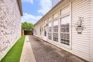 8622 Forest Glen Dr, Irving, TX 75063 - Photo 27