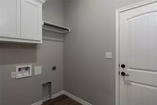 1607 W College St, Jacksboro, TX 76458 - Photo 23