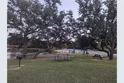 914 Indian Creek Drive, Granbury, TX 76048 - Photo 7