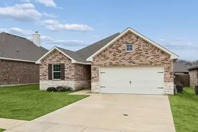 388 N Montague Street, Pilot Point, TX 76258 - Photo 3