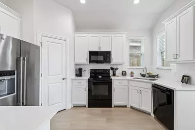 388 N Montague Street, Pilot Point, TX 76258 - Photo 11