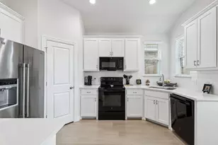 388 N Montague St, Pilot Point, TX 76258 - Photo 11