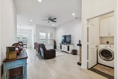 388 N Montague Street, Pilot Point, TX 76258 - Photo 5