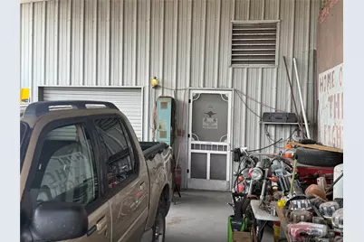 101 E Frederick Street E, Riesel, TX 76682 - Photo 5