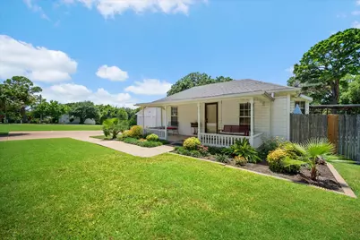 5912 Forest Hill Drive, Forest Hill, TX 76119 - Photo 3
