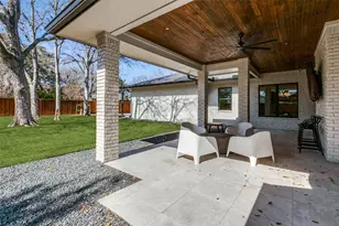 10539 Les Jardins Dr, Dallas, TX 75229 - Photo 15