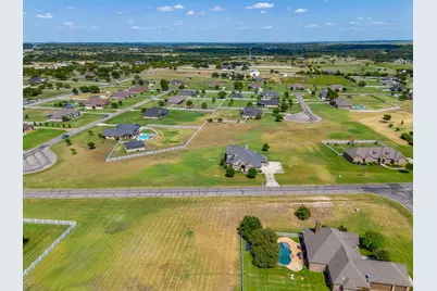 105 Legacy Downs Drive, Fort Worth, TX 76126 - Photo 9