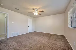 821 Timberoaks Dr, Azle, TX 76020 - Photo 19