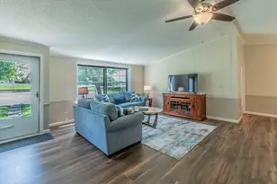 203 Harbor View Ct, Granbury, TX 76048 - Photo 3