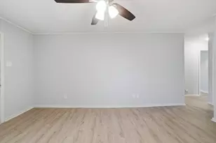 233 Creek Cove Dr, Dallas, TX 75217 - Photo 11