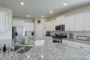 805 Lake Cypress Ln, Little Elm, TX 75068 - Photo 9
