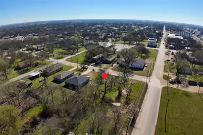 704 E 4th Avenue, Corsicana, TX 75110 - Photo 1