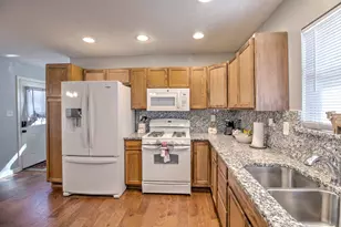 374 Hideaway Ln, Valley View, TX 76272 - Photo 13