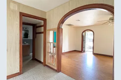 409 W Davis Street, Hearne, TX 77859 - Photo 13