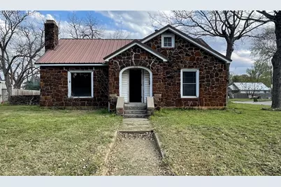 409 W Davis Street, Hearne, TX 77859 - Photo 1