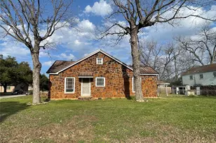 409 W Davis St, Hearne, TX 77859 - Photo 33