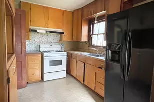 409 W Davis St, Hearne, TX 77859 - Photo 15