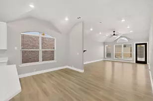 807 Lake Bridge Dr, Lake Dallas, TX 75065 - Photo 7