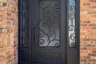 207 Colonial Ln, Euless, TX 76040 - Photo 3