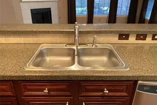 207 Colonial Ln, Euless, TX 76040 - Photo 21