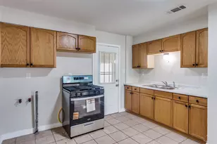 5721 Lenore St, Fort Worth, TX 76134 - Photo 9