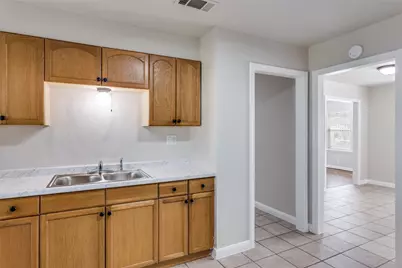 5721 Lenore Street, Fort Worth, TX 76134 - Photo 11