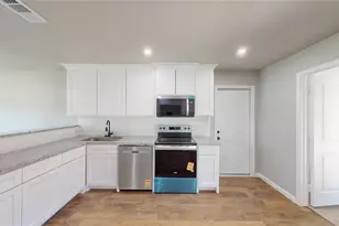 1012 Comal Ave, White Settlement, TX 76108 - Photo 5