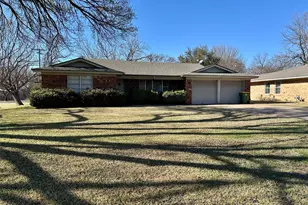 406 NW 5th St, Hubbard, TX 76648 - Photo 1