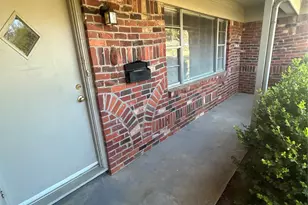 406 NW 5th St, Hubbard, TX 76648 - Photo 3