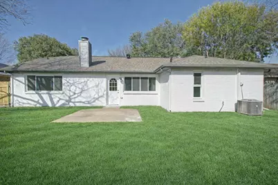 2421 Claremont Drive, Grand Prairie, TX 75052 - Photo 17