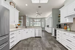 96 Trail Ridge Dr, Waco, TX 76705 - Photo 3