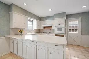 10146 Coveridge Dr, Dallas, TX 75238 - Photo 9