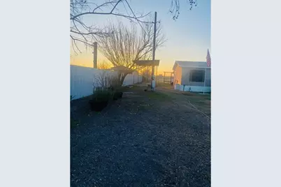 301 County Road 5716, Natalia, TX 78059 - Photo 11