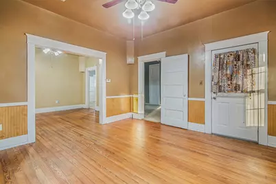 607 E Main Street, Whitesboro, TX 76273 - Photo 3