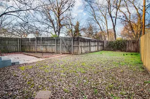 607 E Main St, Whitesboro, TX 76273 - Photo 23