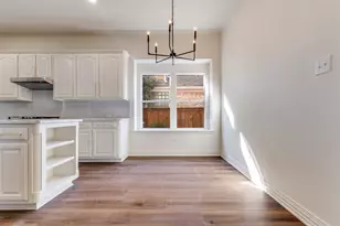 1727 E Branch Hollow Dr, Carrollton, TX 75007 - Photo 15