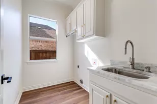 1727 E Branch Hollow Dr, Carrollton, TX 75007 - Photo 35