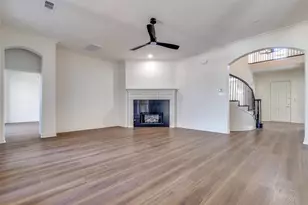 1727 E Branch Hollow Dr, Carrollton, TX 75007 - Photo 11