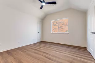 1727 E Branch Hollow Dr, Carrollton, TX 75007 - Photo 31